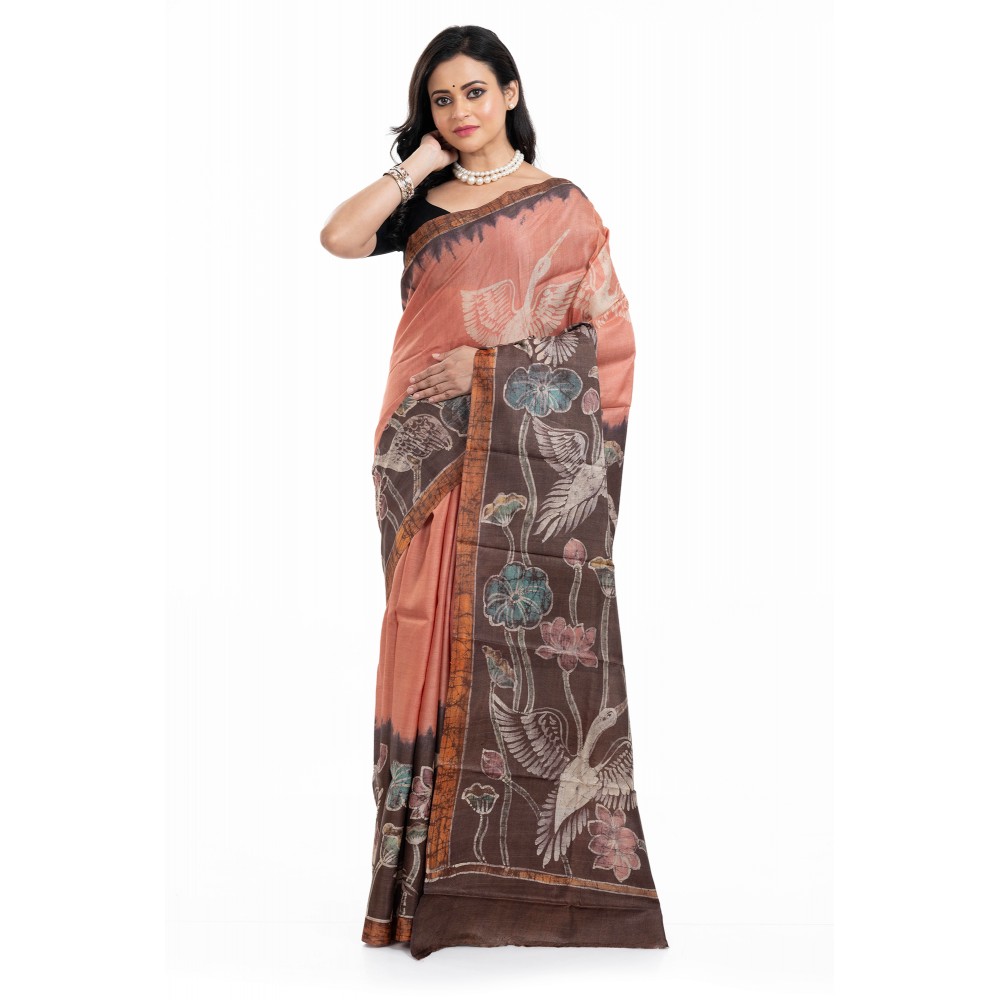Tantuja Handloom Tassar Silk Hand Batik Print Saree (Peach & Dark Chocolate)